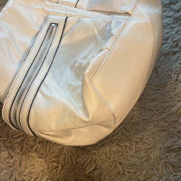 London Fog White Shoulder Bag - Picture 7 of 14